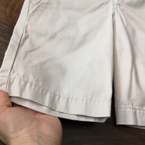 Tommy Hilfiger shorts for boys size 5 - Picture 9 of 11